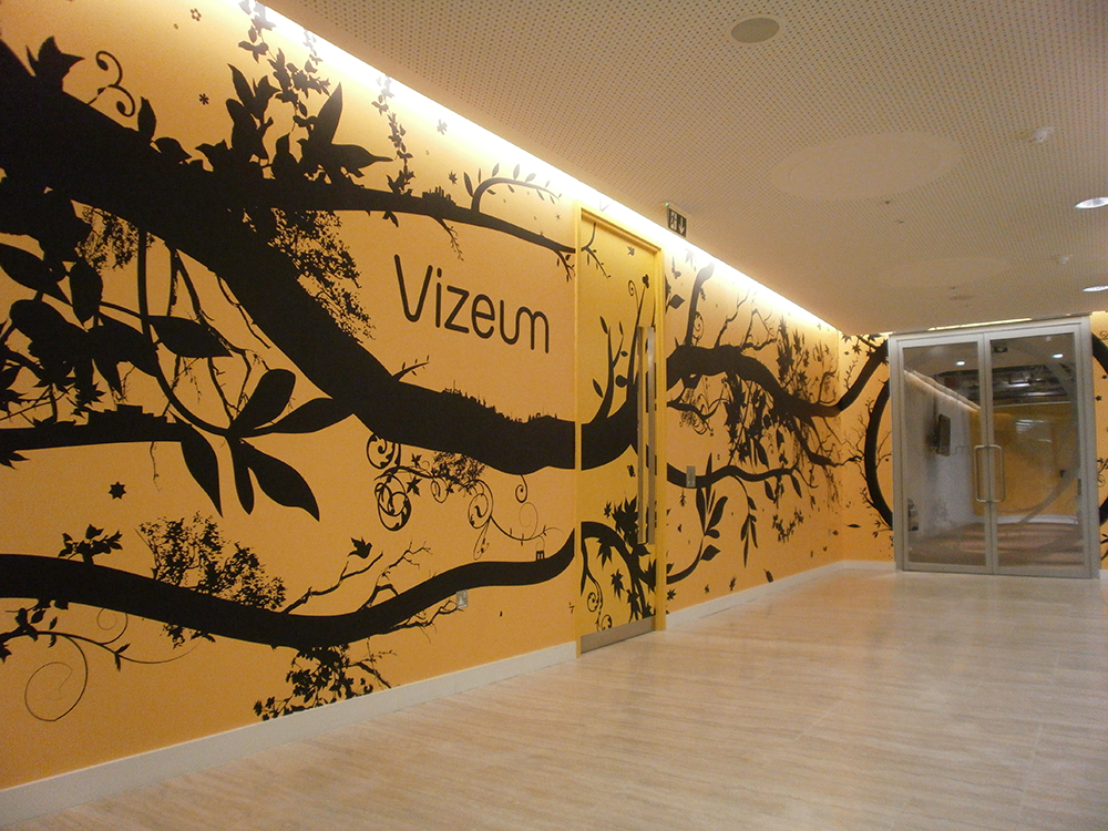 ultra large format top quality digital printing for walls